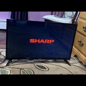 Sharp 32 in. 720P LED HD TV